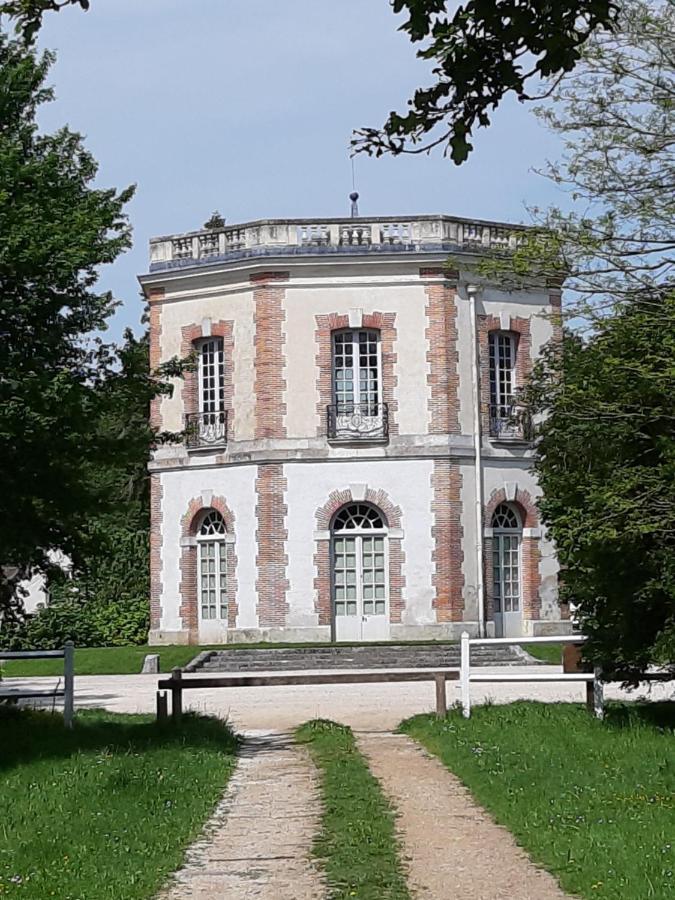 Rouvres La Grange Des Lisieres住宿加早餐旅馆 外观 照片